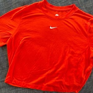 NWOT Nike Sportswear Essential crop top women’s orange/red size large